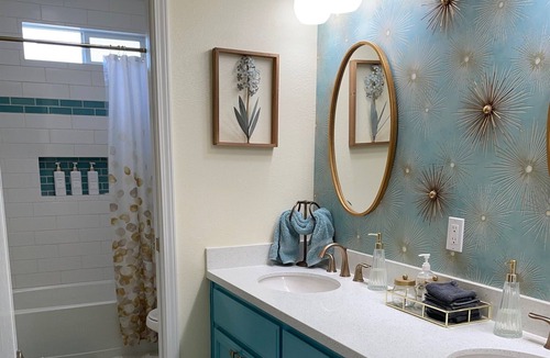Valley Springs Bed & Breakfast | Lake Room at Bed & Breakfast