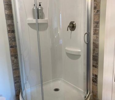 Ponder Point House | Lake Room