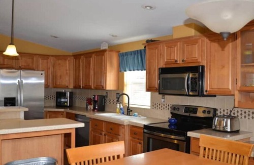 Davenport House | Lake Roosevelt Home w/Beach Access