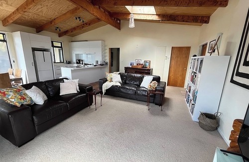 Rototai House | Lake Rotoiti - Absolute Lakefront