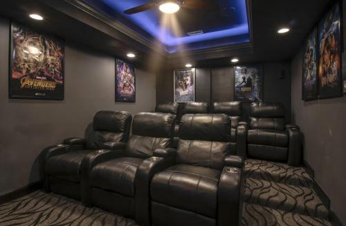 Denver Villa | Lake's Largest Dock Sleeps 22 Game Room Theater