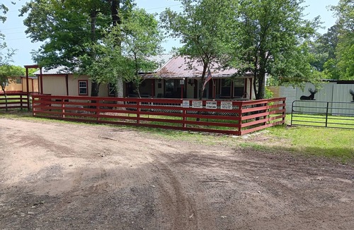 Zavalla Cabin | Lake Sam Rayburn Cabins #1 at Monterrey Park an Boat Launch Lake Sam Rayburn