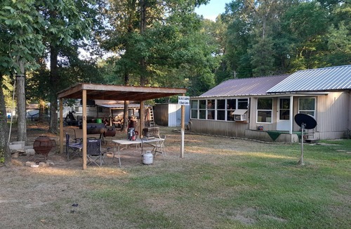 Zavalla Cabin | Lake Sam Rayburn Cabins at Monterrey Park an Boat Launch, #2 Back Cabin