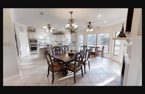 Brookeland House | Lake Sam Rayburn minutes from Boat Launch.