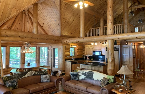 Huntington Cabin | Lake Sam Rayburn - Waterfront Custom Log home, 2000 Sq FtnVideo included.