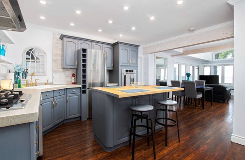Amherstburg House | Lake Sawiak Waterfront Haven