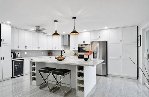 Valentia Cottage | Lake Scugog Waterfront Escape with BBQ, Canoes and Kayaks