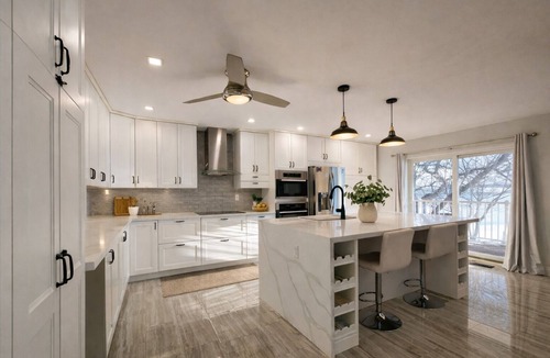 Valentia Cottage | Lake Scugog Waterfront Escape with BBQ, Canoes and Kayaks