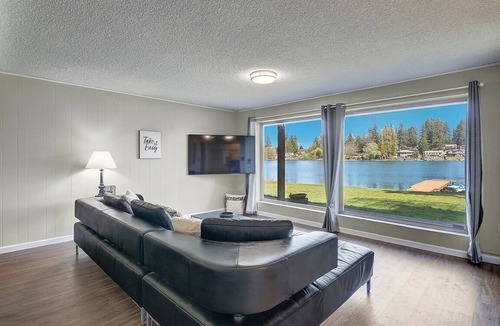 Picnic Point-North Lynnwood House | Lake Serene Beachfront, Lower- Level Unit