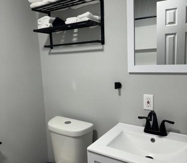 Monticello Hotel | Lake Shafer Resort