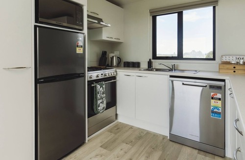 Tarurutangi Cabin | Lake Side Country Cabin