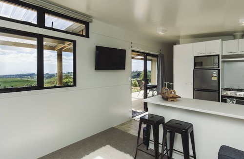 Tarurutangi Cabin | Lake Side Country Cabin