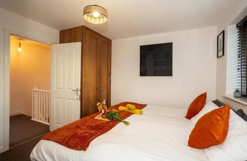 Oakham House | Lake Side Home Stay