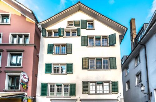 Old Town Apartment | Lake Side Location Bellevue