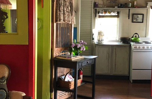 Bridport Cottage | Lake Side Love Nest