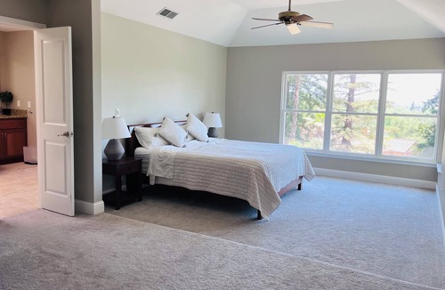Granite Bay Resort | Lake side relaxing resort for family and group retreat.