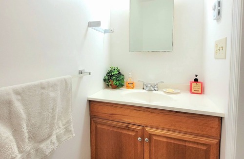 Plattsburgh House | Lake-side whole house