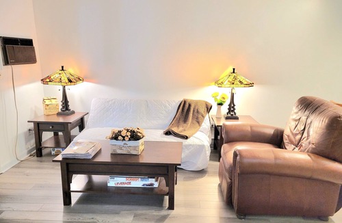 Plattsburgh House | Lake-side whole house