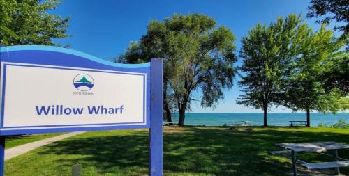 Georgina House | Lake Simcoe Beach Oasis with Backyard and Firepit