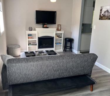 Georgina House | Lake Simcoe Beach Oasis with Backyard and Firepit