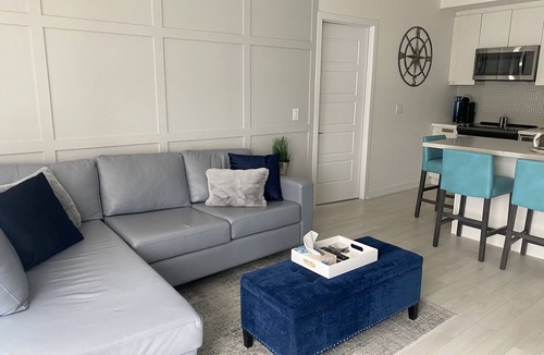 Innisfil Condo | Lake Simcoe Getaway