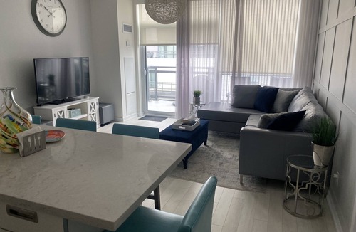 Innisfil Condo | Lake Simcoe Getaway