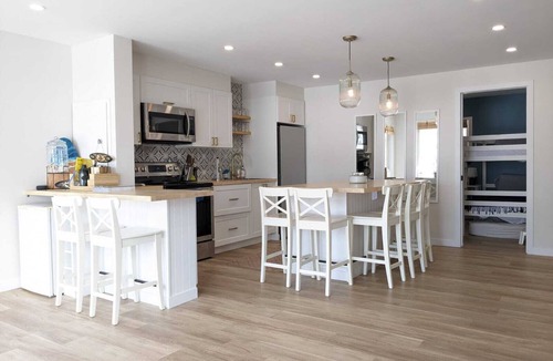 Woodville Cottage | Lake Simcoe Lakehouse for mid-term 28+ Day Rental