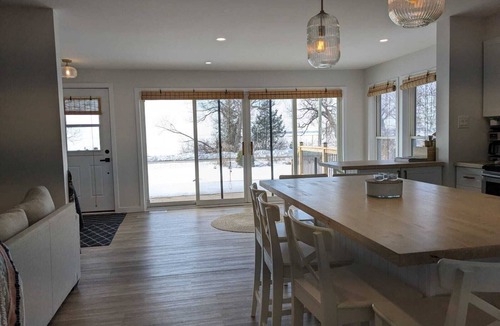 Woodville Cottage | Lake Simcoe Lakehouse for mid-term 28+ Day Rental