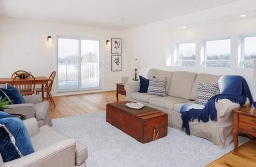 Beaverton House | Lake Simcoe Waterfront Tranquil Lakeside Boathouse