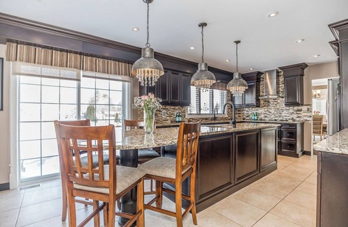 Gilford Villa | Lake Simcoe Waterfront Retreat | Expansive Private Grounds · Ideal for Groups