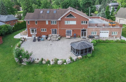 Gilford Villa | Lake Simcoe Waterfront Retreat | Expansive Private Grounds · Ideal for Groups