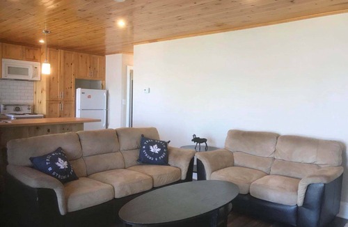 Ramara House | Lake Simcoe Waterfront Cottage Getaway