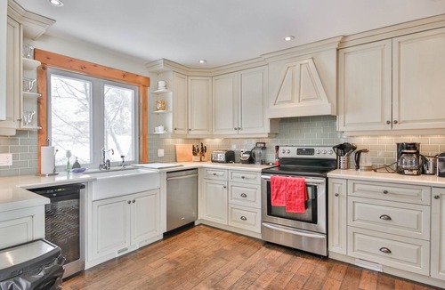 Ramara Cottage | Lake Simcoe Waterfront, spacious contemporary cottage with all the amenities!