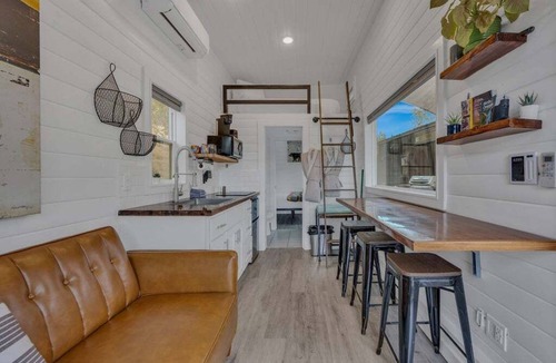 Madras House | Lake Simtustus Resort Juniper Hill Tiny Home #13 - Hot Tub