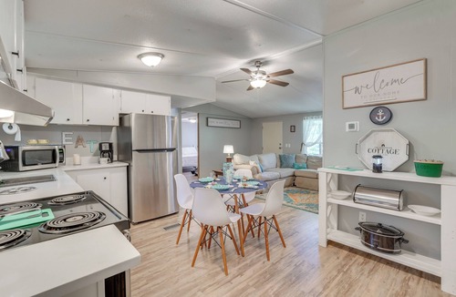 Milledgeville House | Lake Sinclair Escape: Screened Porch, Modern Style