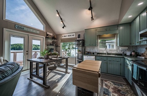 Eatonton House | Lake Sinclair Home: Waterfront, Dock & Fire Pit!