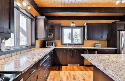 Grenville-sur-la-Rouge Ski Chalet | Lake, Spa, Forest Fun & Game room | Le Grand Chene