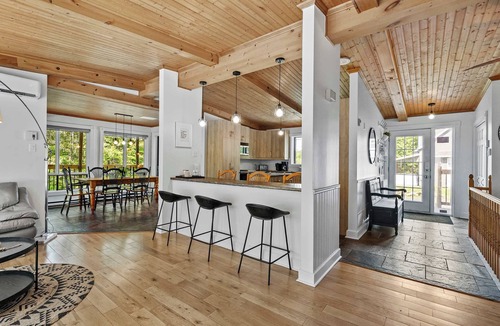 Potton Ski Chalet | Lake - Spa - Pool Table | Chalet Ookpik