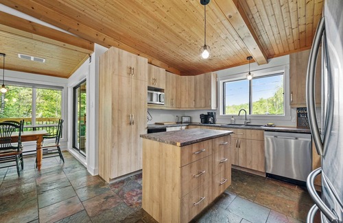 Potton Ski Chalet | Lake - Spa - Pool Table | Chalet Ookpik