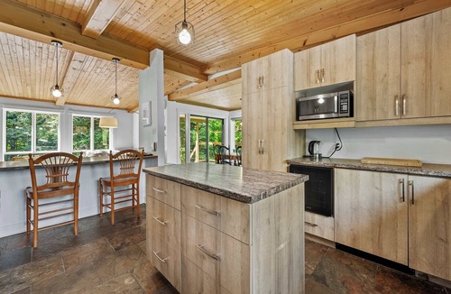 Potton Ski Chalet | Lake - Spa - Pool Table | Chalet Ookpik