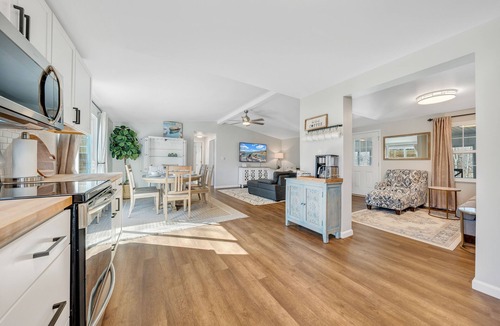 Huddleston House | Lake Starboard - Lakefront w/Private Dock & Fire Pit