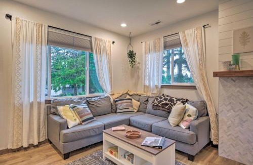 Lochsloy House | Lake Stevens Getaway 2 Decks with River Views