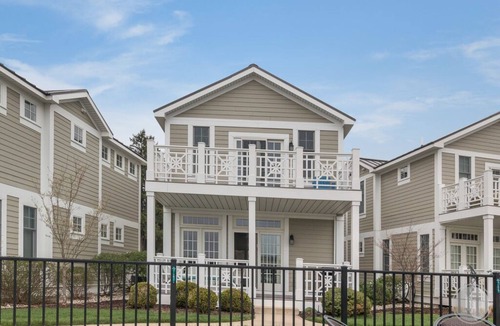 Saugatuck House | Lake Street Townhome #7