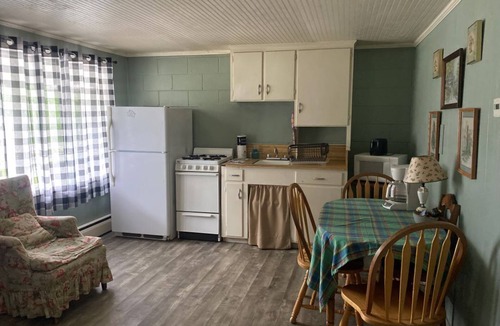 Holderness Hotel | Lake Suite 6, Full Kitchen, Private Beach + Dock Access