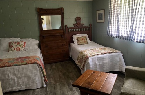 Holderness Hotel | Lake Suite 6, Full Kitchen, Private Beach + Dock Access
