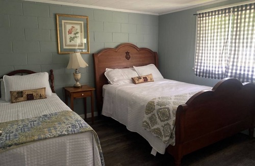 Holderness Hotel | Lake Suite 7, Full Kitchen, Private Beach + Dock Access