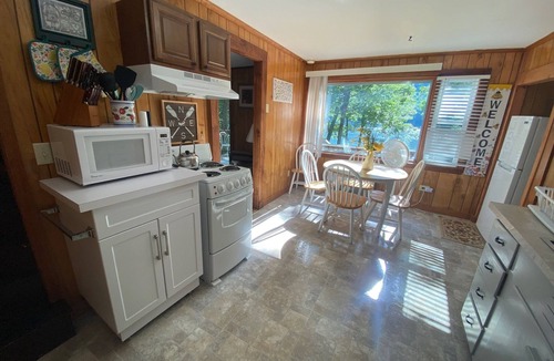 Newbury Cottage | Lake Sunapee, Cozy, Lakefront - Affordable - 4 Season - Cottage