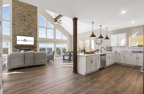 Kimberling City House | Lake & Sunset Views, Arcade, Shuffleboard & Community Amenities with Free Tickets