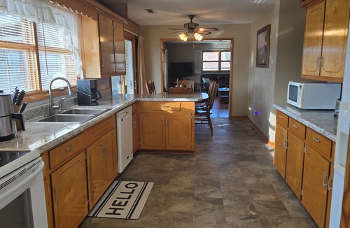 Shirley House | Lake Sunsets close to public boat ramp, Clinton AR and Farfield Bay