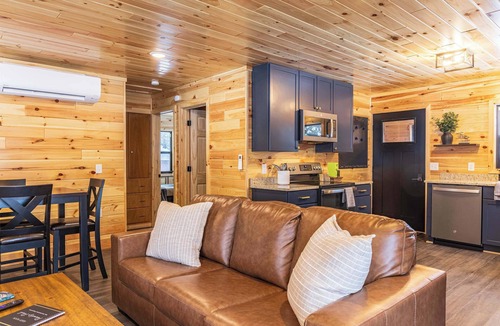 Paradise Cabin | Lake Superior Beach Access, 2BR, Sleeps 6